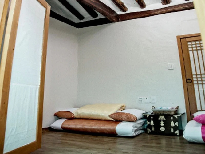 Lili House
