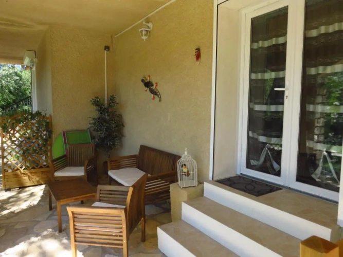 Standard Triple room with garden view