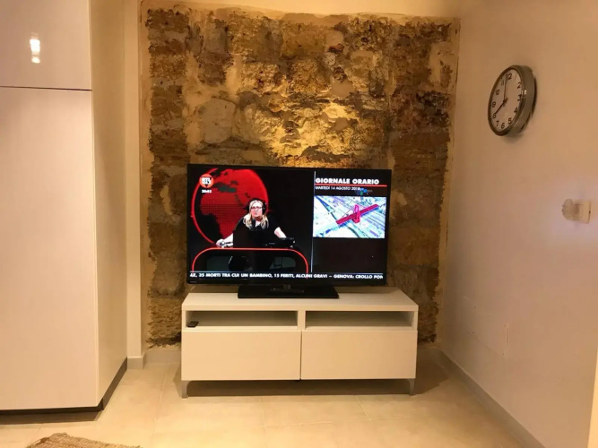 Home sotto l'Arco