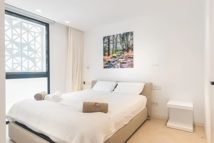 Infinity 0-8 LUXE SEA VIEW 2B