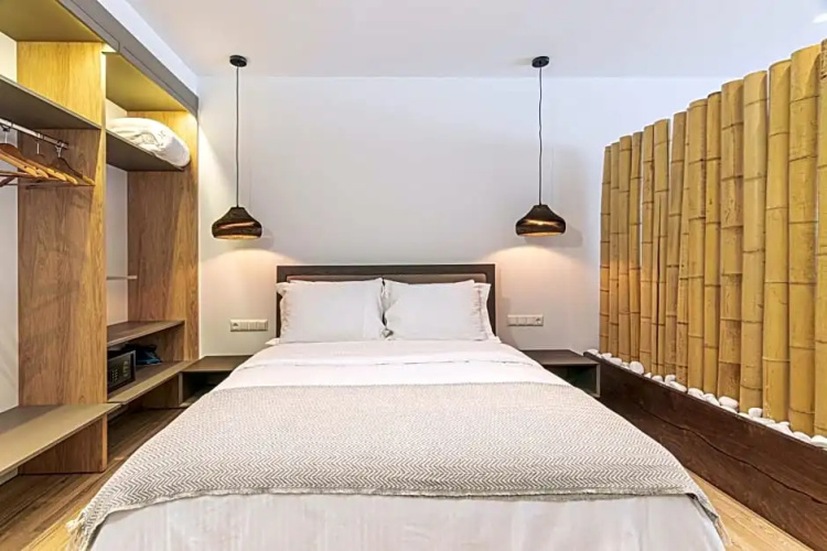 F & S Lounge Suites