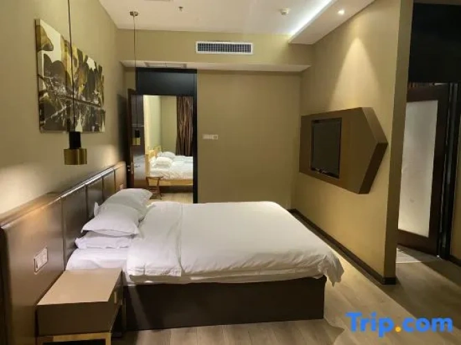 Deluxe Double Family Suite