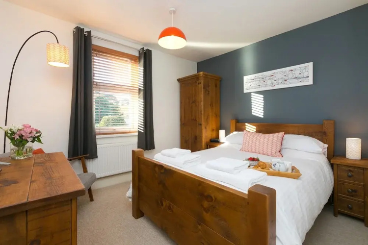 Oystercatcher House