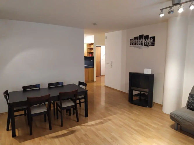 Kate&Jenny-Two-level apartment Old Town