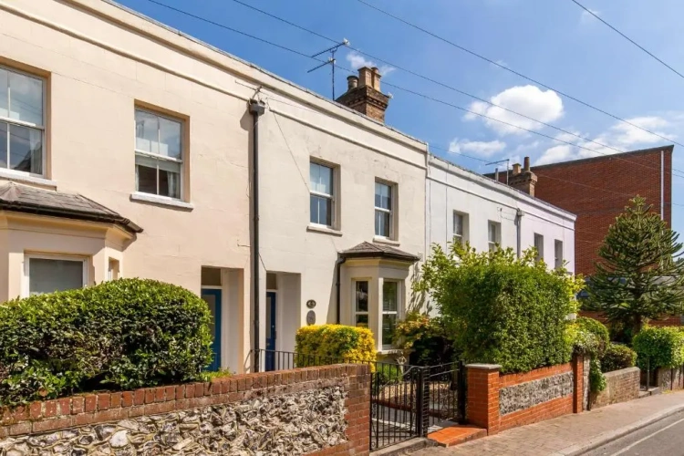 2 Bedrooms Cottage