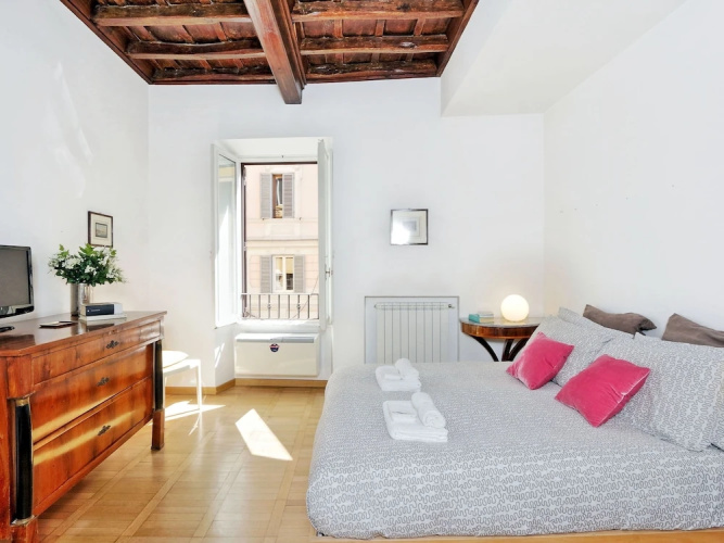 Charme Monti Small Terrace
