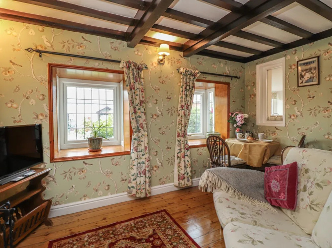 Rover Cottage
