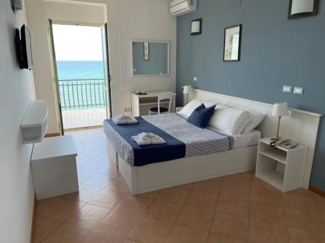 Standard Double room with balcony and with sea view