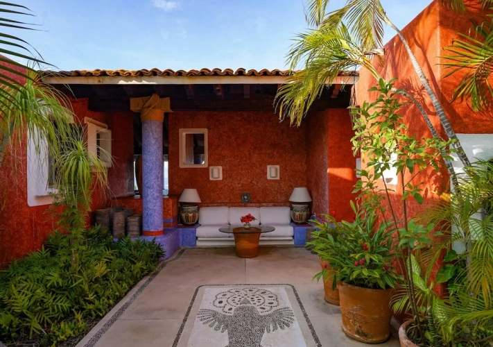 4 Bedrooms Villa with balcony and beachfront