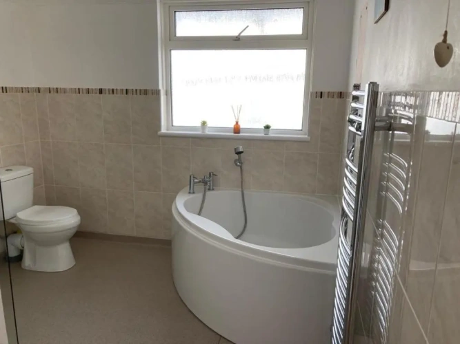3 Bedrooms Cottage