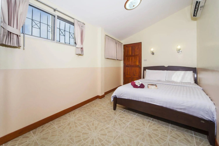 Baan Chokdee - 5 Bed - Private Pool