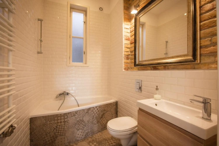 200m2 Splendid Downtown Flat with 75m2 Gergious Terrace