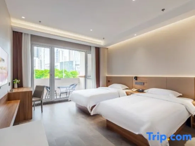 Standard Double room with city view