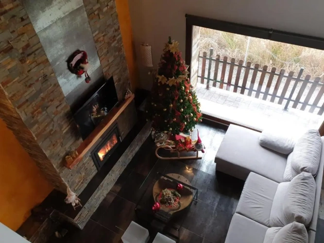5 Bedrooms Cottage