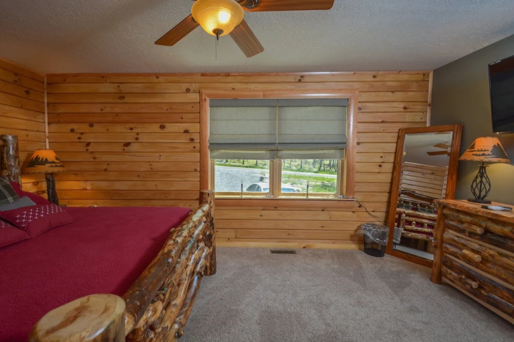 Log Me Inn 5 Bedroom House