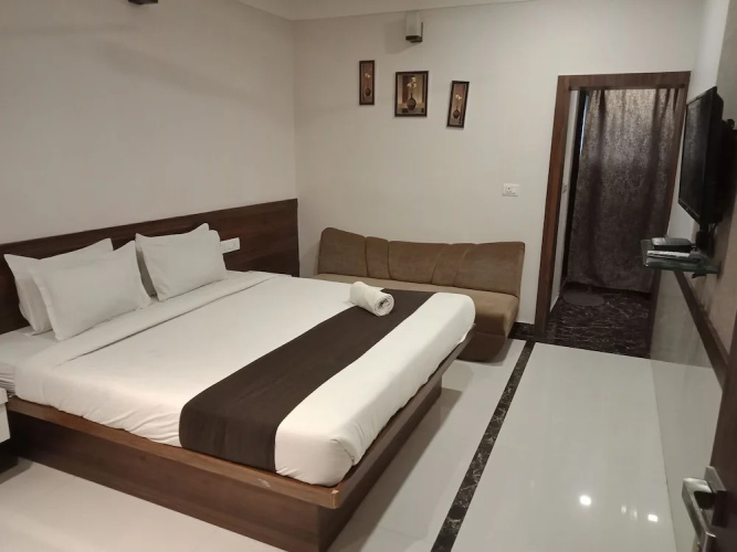 Hotel Paras
