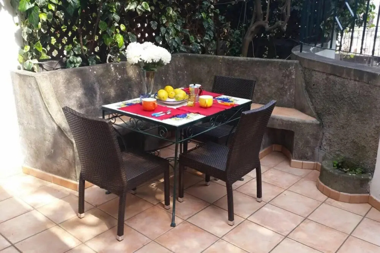 Beautiful 2-bed House in Positano Main Square Area
