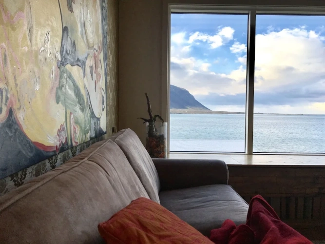 3 Bedrooms Apartment