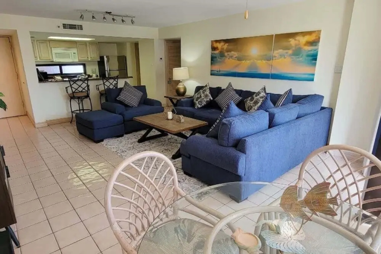 Beachfront Resort * Heated Pool * Sleeps Heaps (Saida Royale 9039) by RedAwning