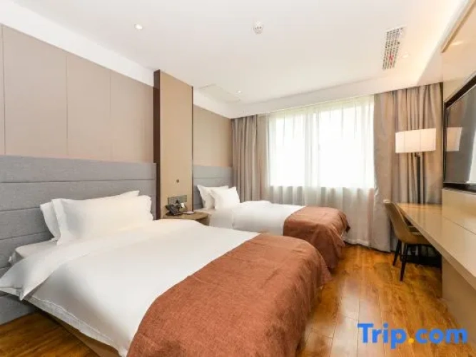 Deluxe Double room with street view