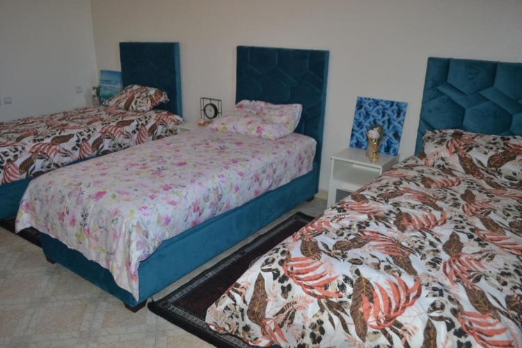 3 Bedrooms Apartment