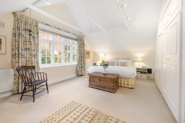 Hampstead Courtyard Escape