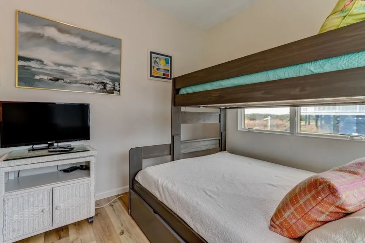 Dog Friendly Beachfront Condo, Direct Access to Beach by RedAwning