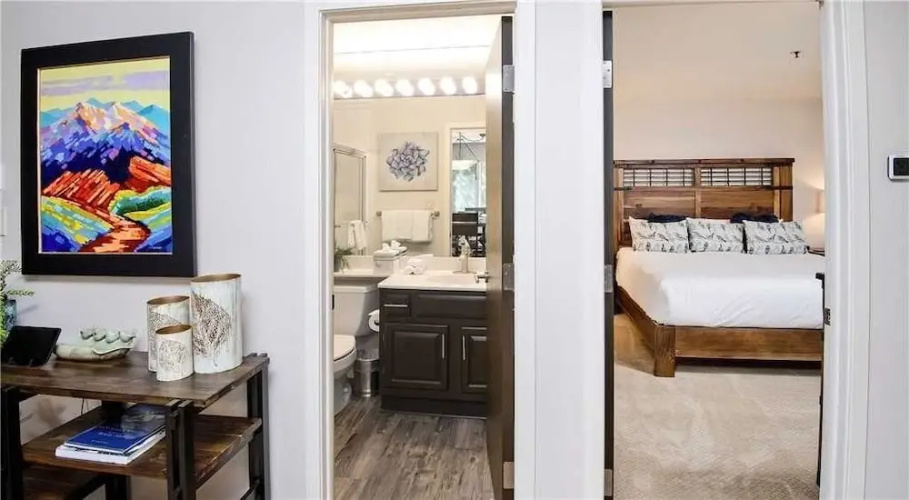 Townsend Place A106 1 Bedroom Condo by Redawning