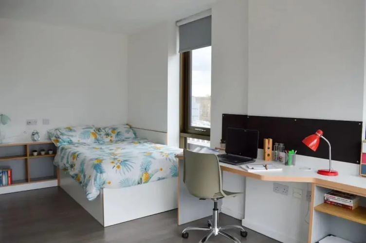 Student Only Byrom Point