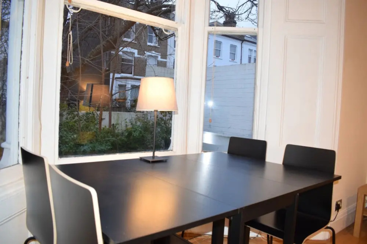 1 Bedroom Shepherds Bush Apartment