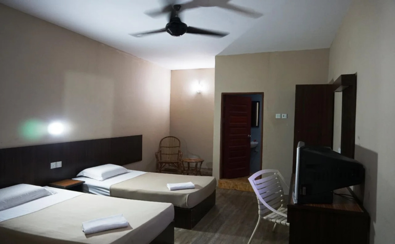 1 Baron Motel