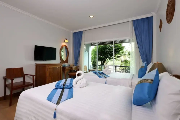 Deluxe Twin room with balcony