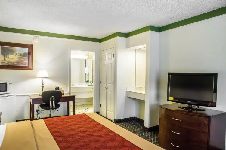 Quality Inn Airport