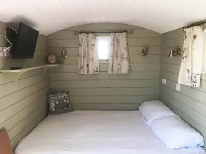 Shepherds Hut at Puttocks Farm