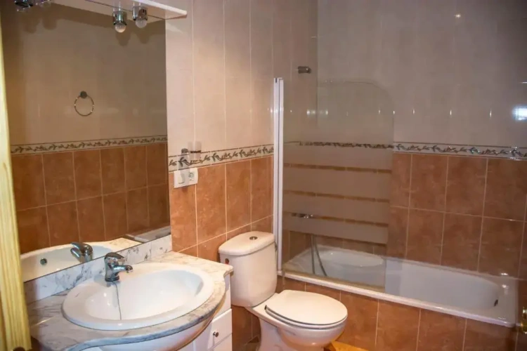 3 Bedrooms Cottage