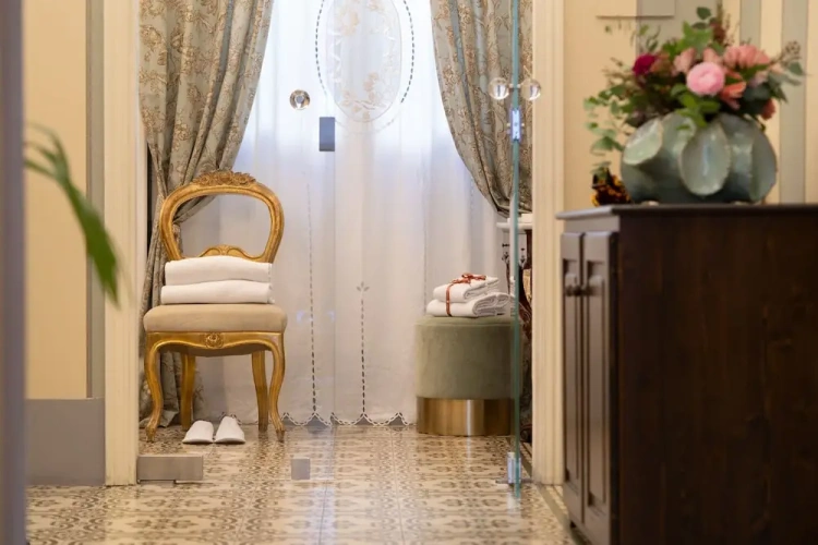 1 Bedroom Royal Suite