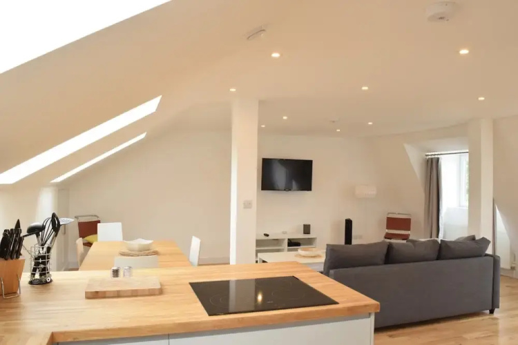 Modern 2 Bedroom Apartment in Balham