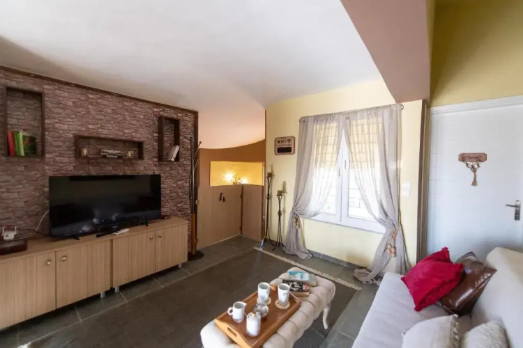 House Nefeli