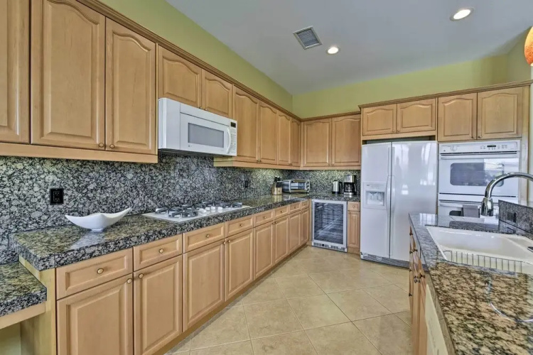 Spacious Palm Desert Home with Pool and Jacuzzi by Golf