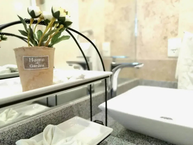 5th Coral Suites by Alex