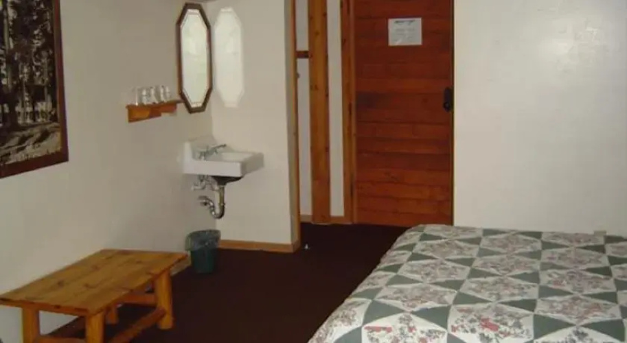 Strawberry Lodge