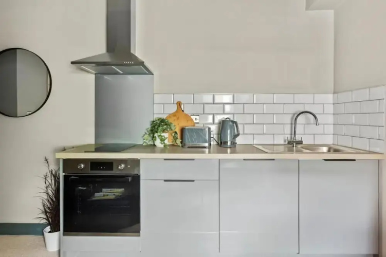 Studio 3, 25 Meriden
