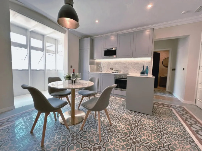 Self Check-in 1BR Refurbished Apartment