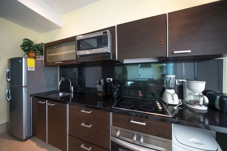 The Loft - Just 4 blocks from the beach