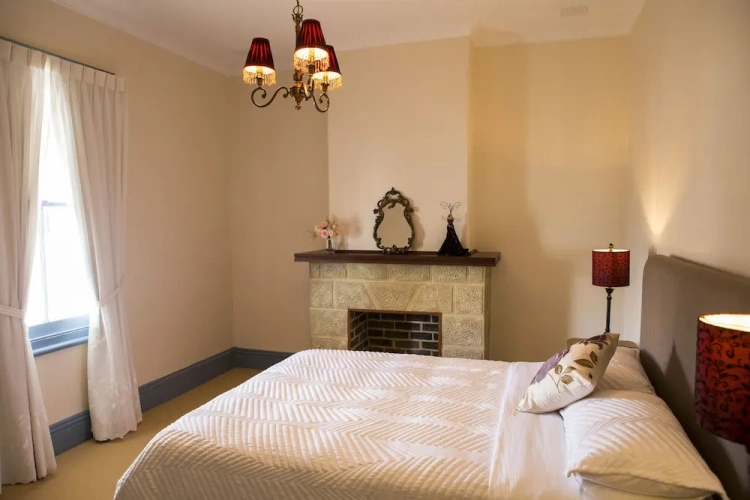 3 Bedrooms Cottage