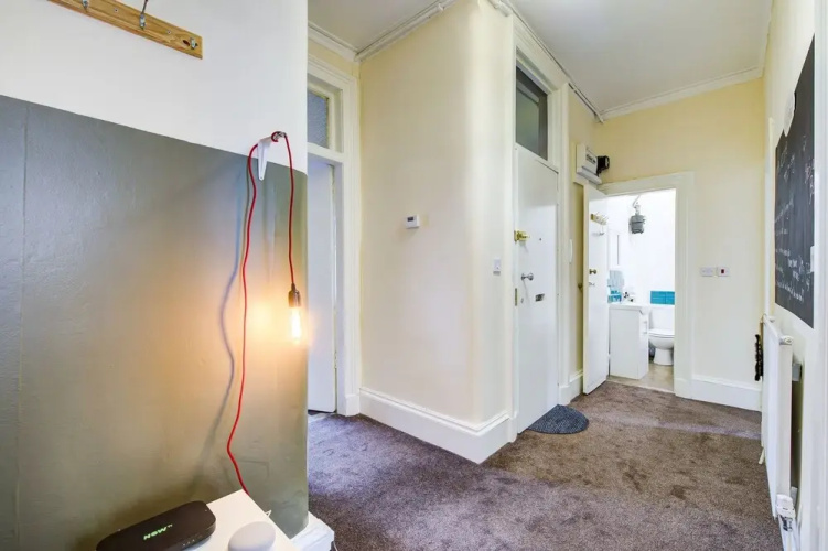 Perfectly Situated Glasgow 2 Bed Apartment
