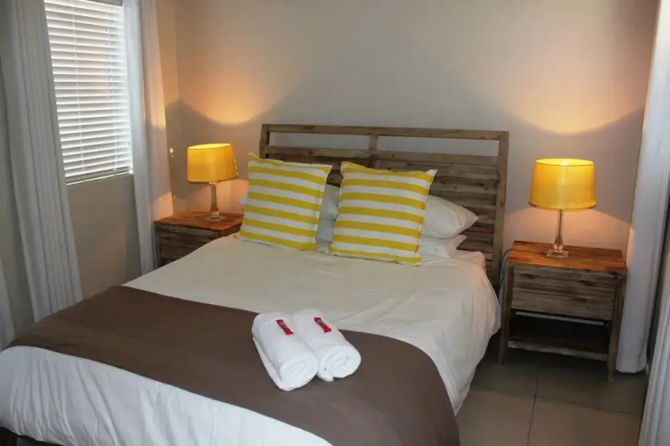 6 Sea Diamond Self catering