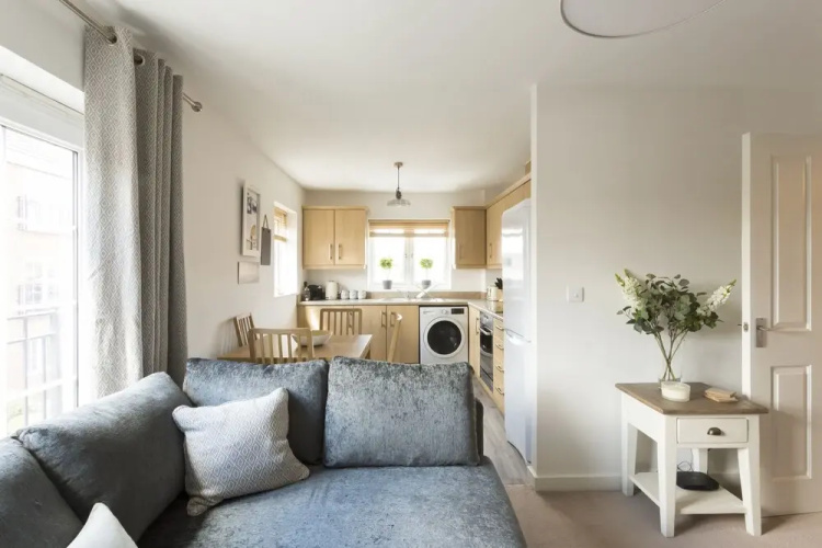 The Rectory Apartment + Free Parking