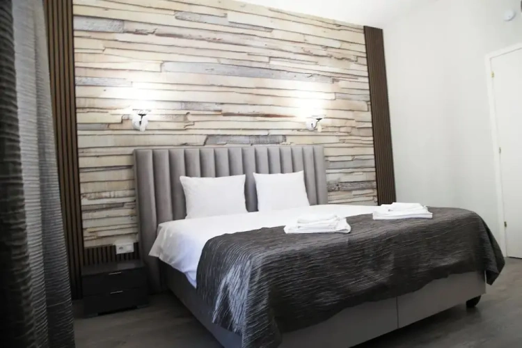 Standard Double room with city view