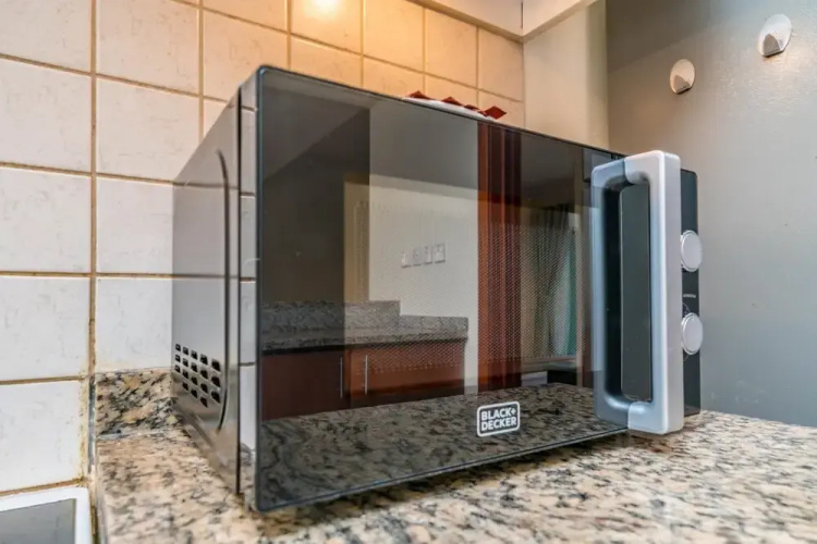 Luxe 1BD Sleeps 4 Parking Pool Gym